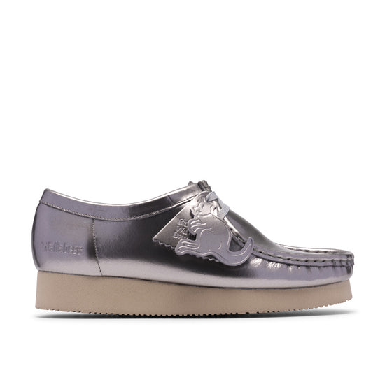 Clarks W Wallabee 2604 silver patent