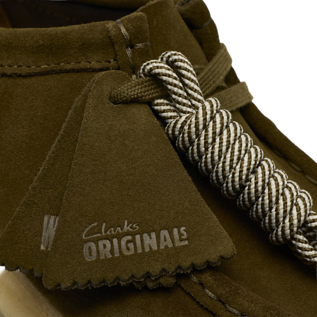 Clarks W Wallabee olive suede
