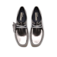 Clarks W Wallabee 2604 silver patent