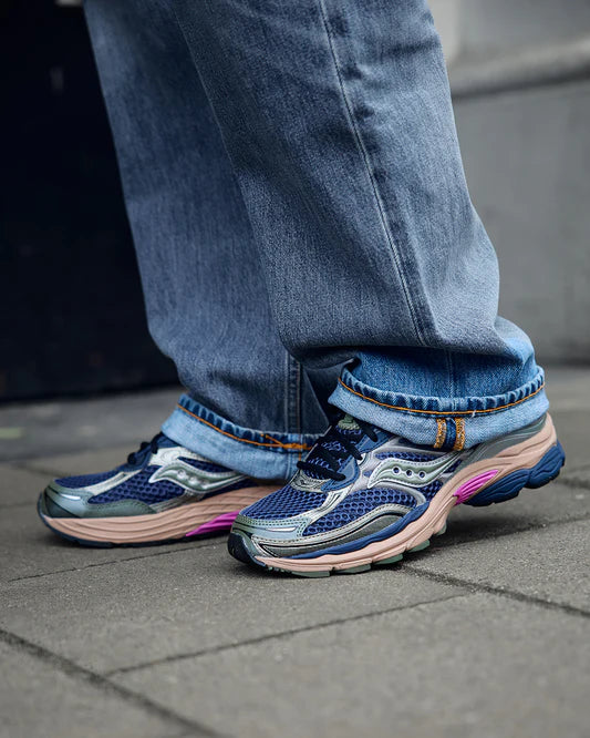 Saucony-Progrid-Omni-9-Blue-Brush-street_533x_0e97b2c4-2c76-4e72-b5ba-47a7359647f8.webp
