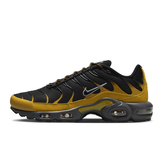 Nike Air Max Plus in Bronze/Black-Medium Ash