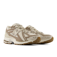 New Balance 1906R Moonbeam/Mushroom – Paaransicht schräg vorne
